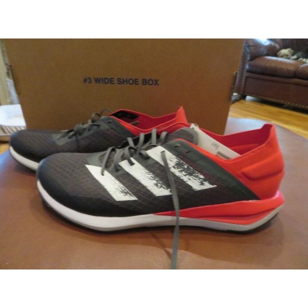 NWT Boys Adidas Tennis Shoes, 7
